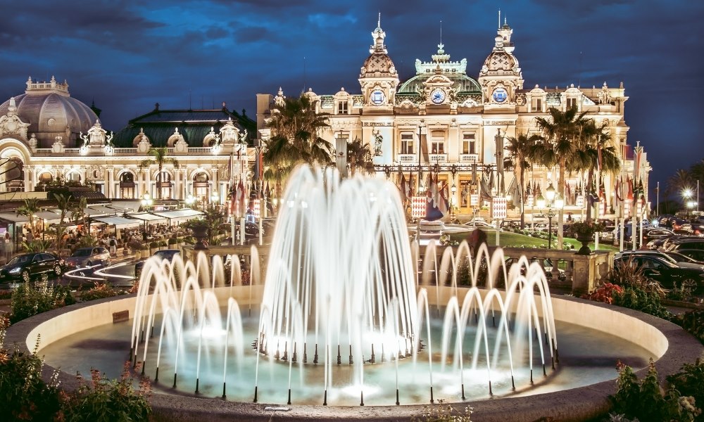 Monte-Carlo by night